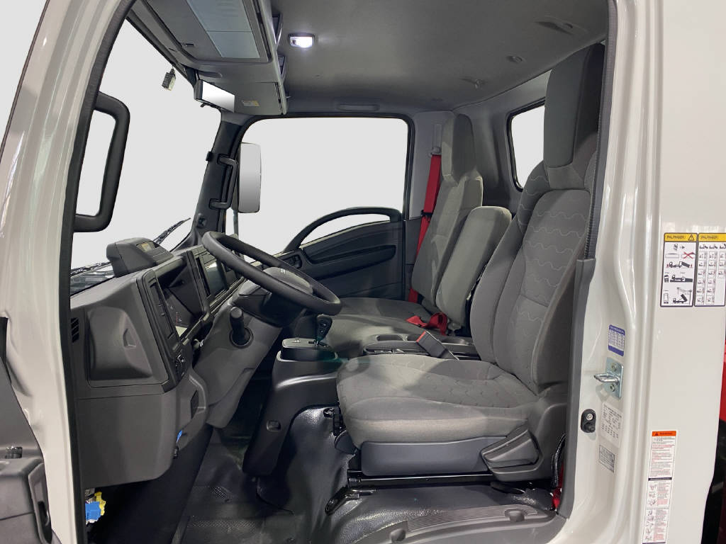 imho8269_2899593 vehicle image