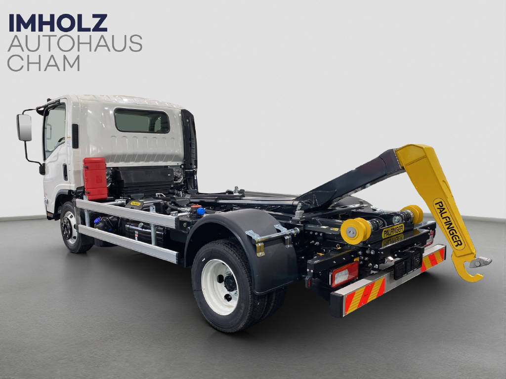 imho8269_2899593 vehicle image