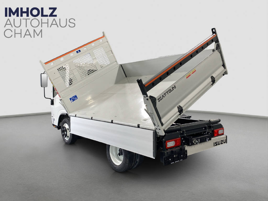 imho8269_2899595 vehicle image