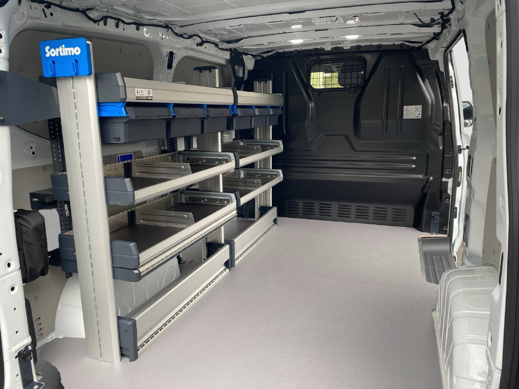 imho8269_2898845 vehicle image