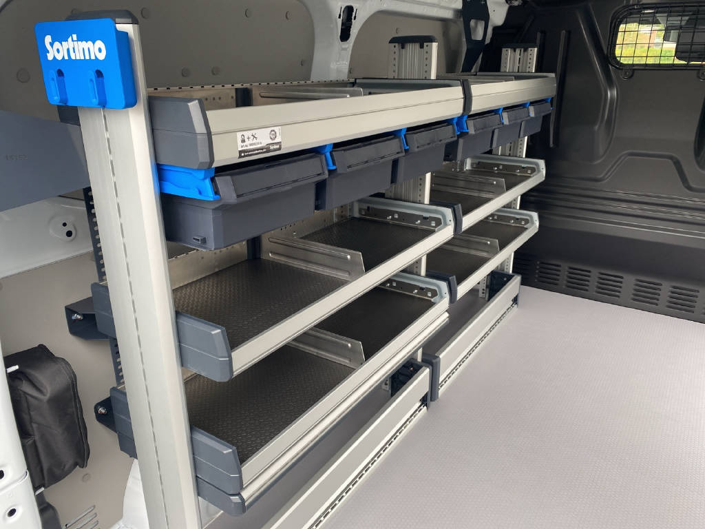 imho8269_2898845 vehicle image