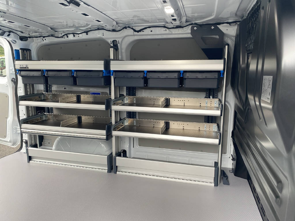 imho8269_2898845 vehicle image