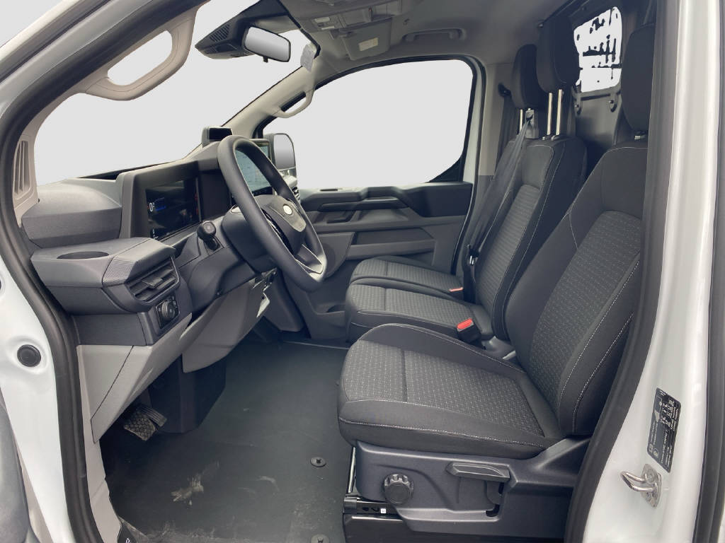 imho8269_2898845 vehicle image