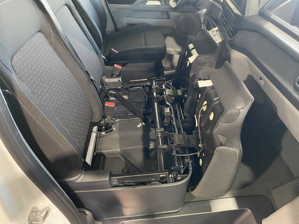 imho8269_2976124 vehicle image