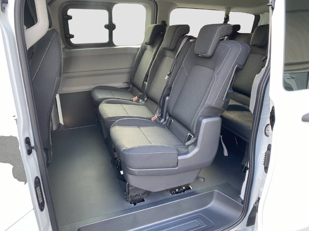 imho8269_2899599 vehicle image