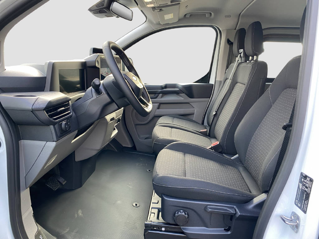 imho8269_2899599 vehicle image