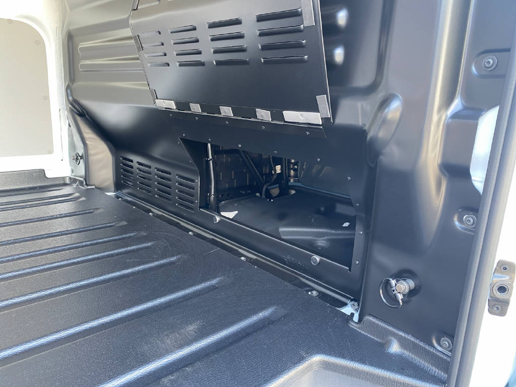 imho8269_2898848 vehicle image