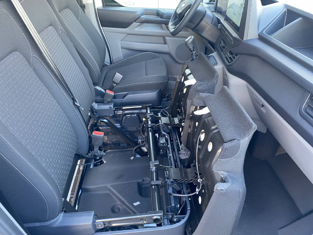 imho8269_2898848 vehicle image