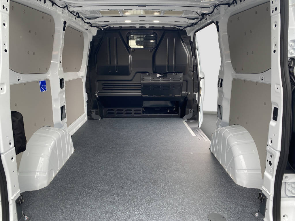 imho8269_2899602 vehicle image