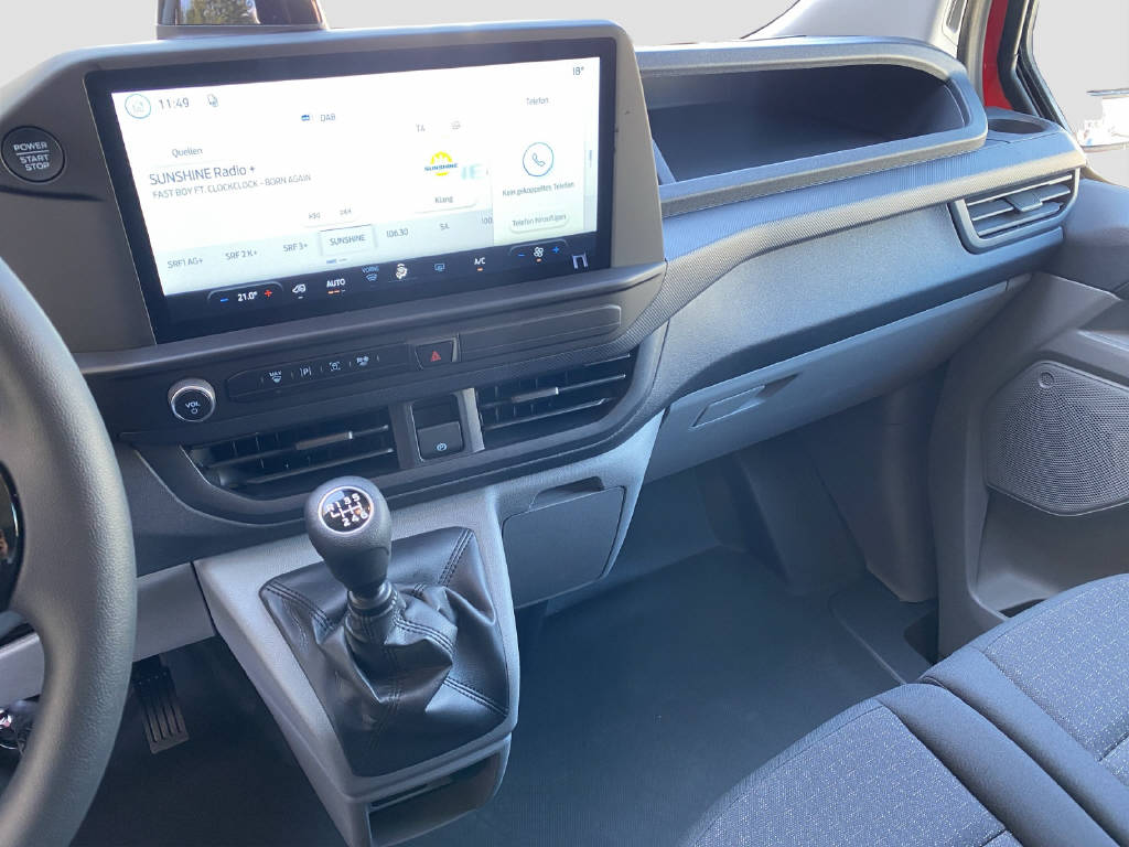 imho8269_2899603 vehicle image