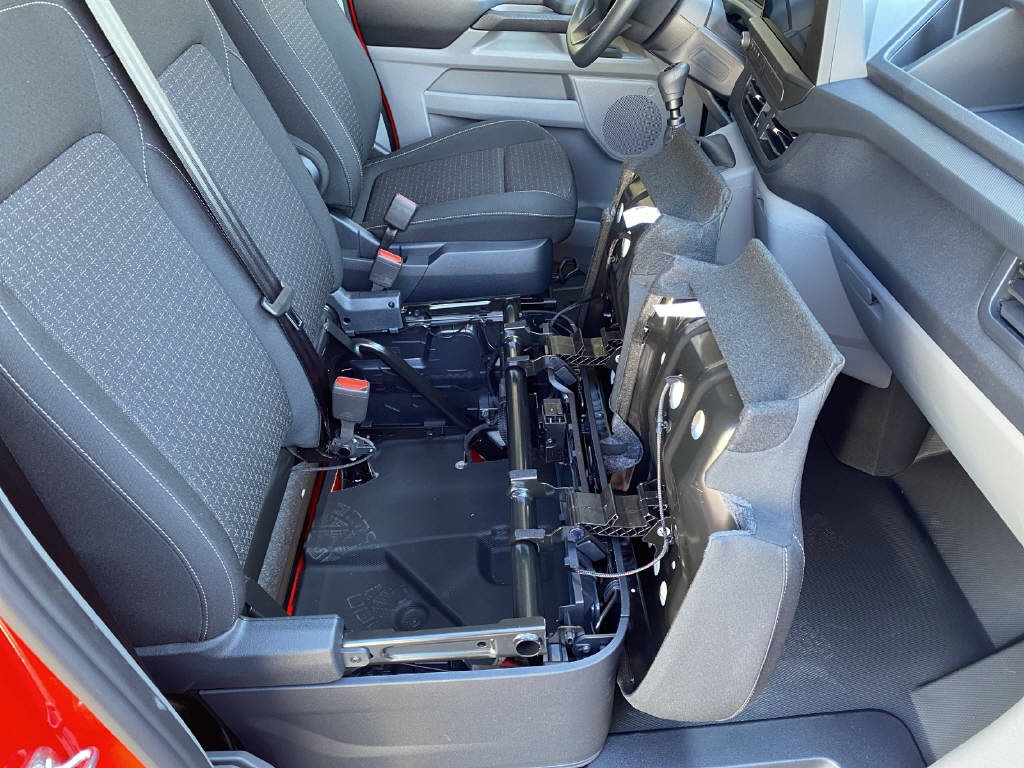 imho8269_2899603 vehicle image