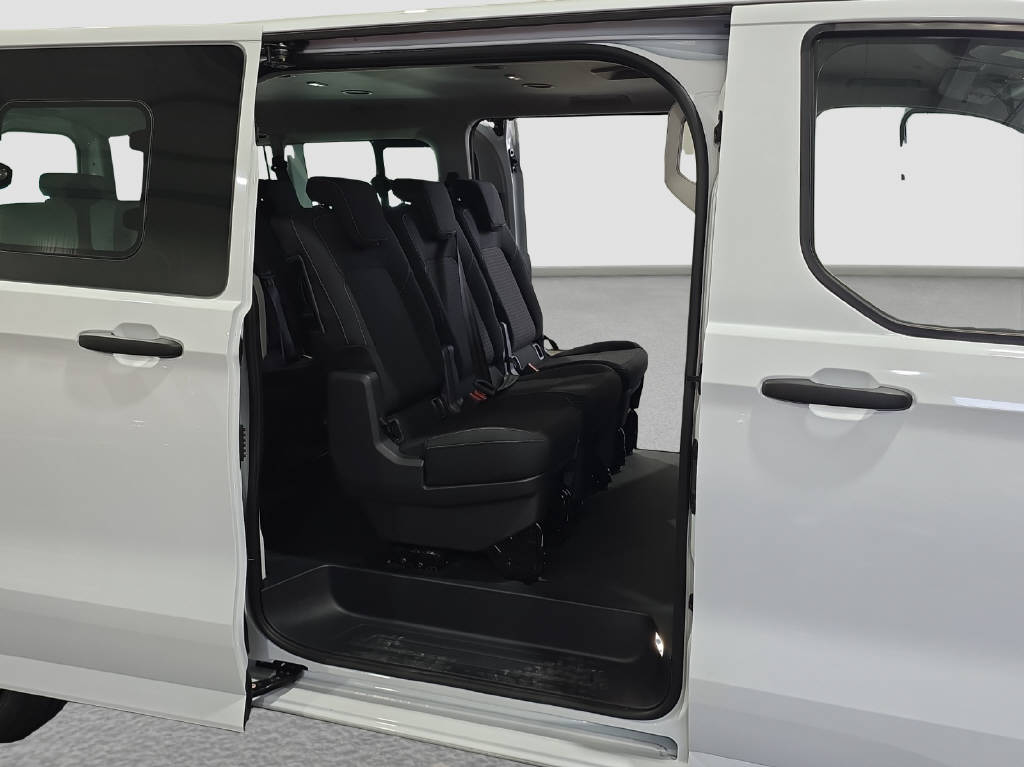 imho8269_2976127 vehicle image