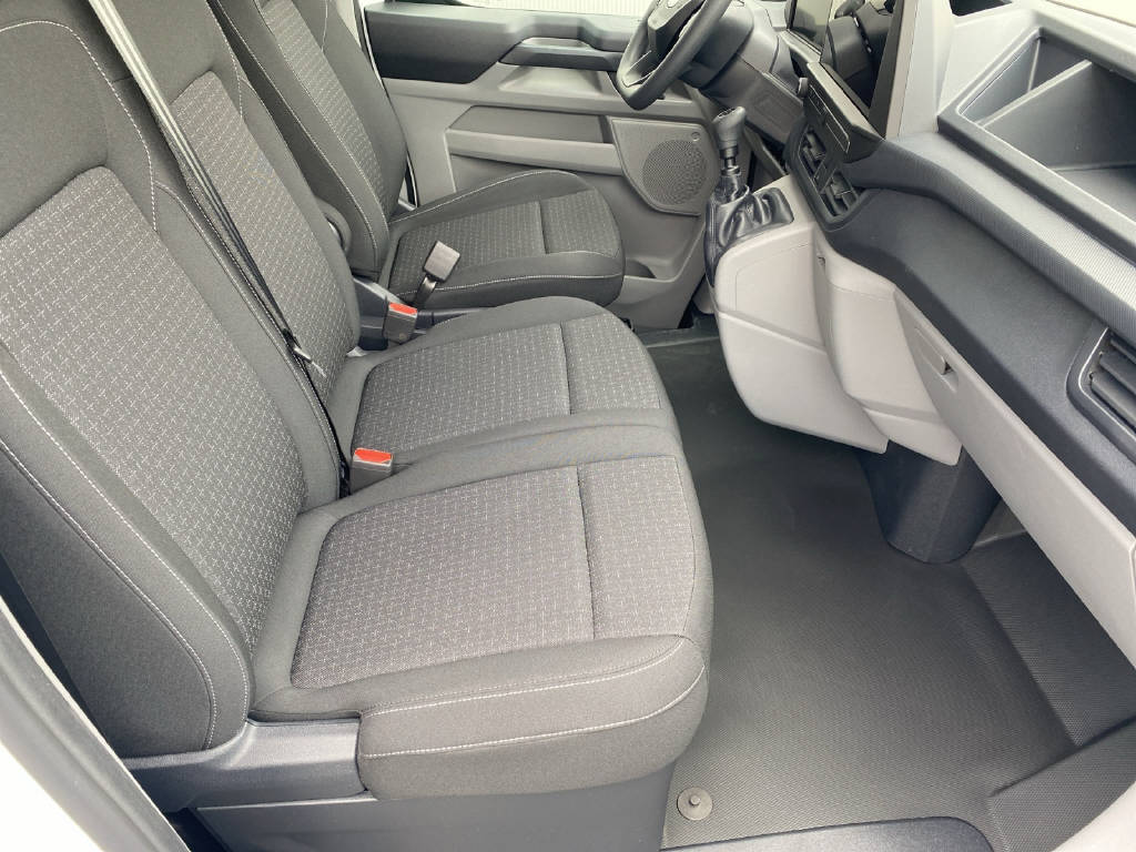 imho8269_2899604 vehicle image