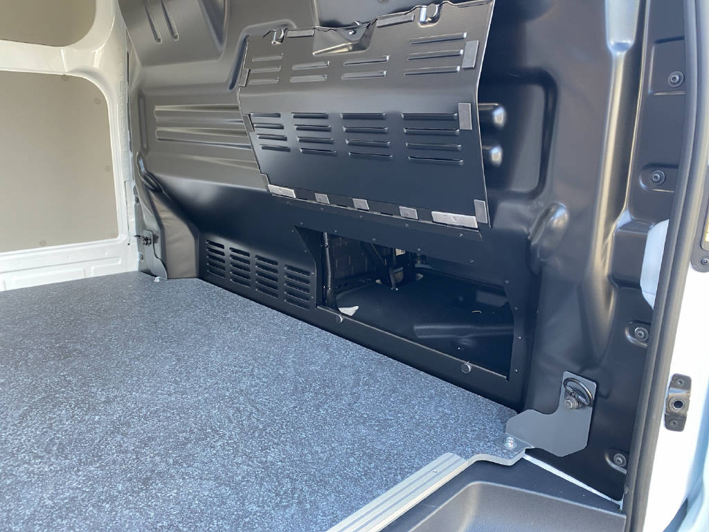 imho8269_2898853 vehicle image