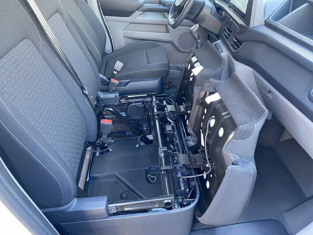 imho8269_2898853 vehicle image