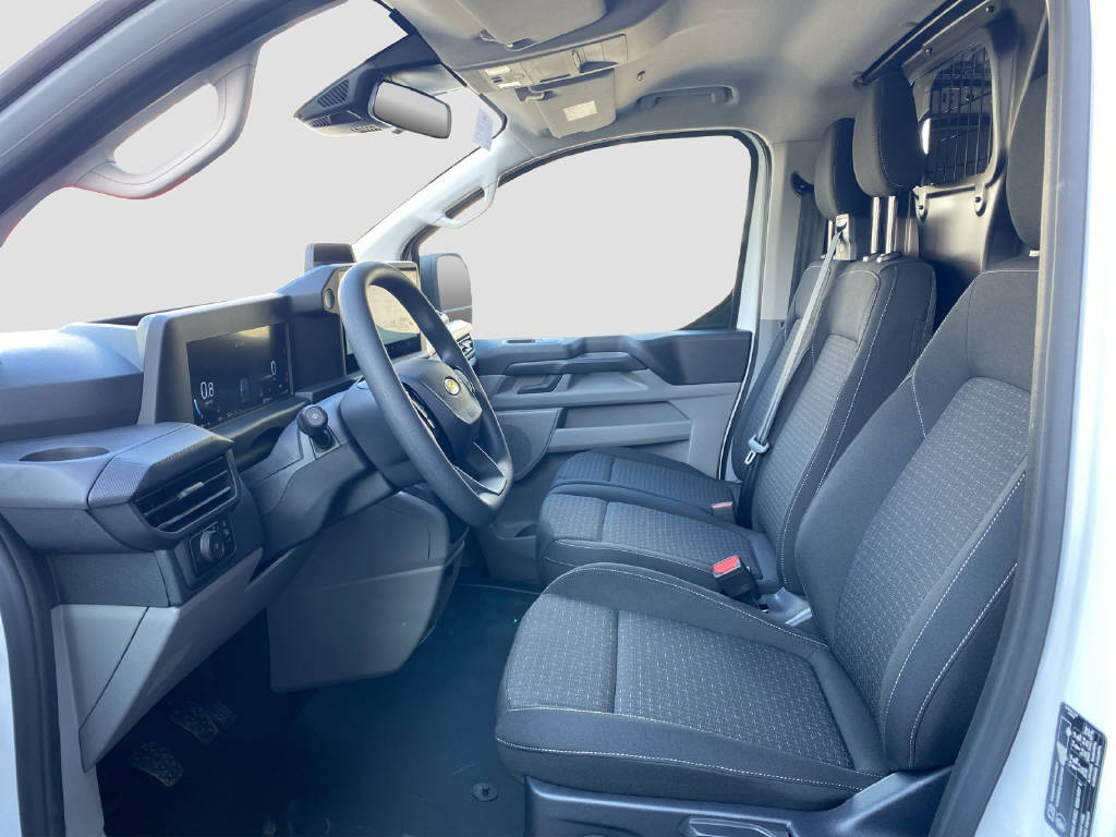 imho8269_2898853 vehicle image