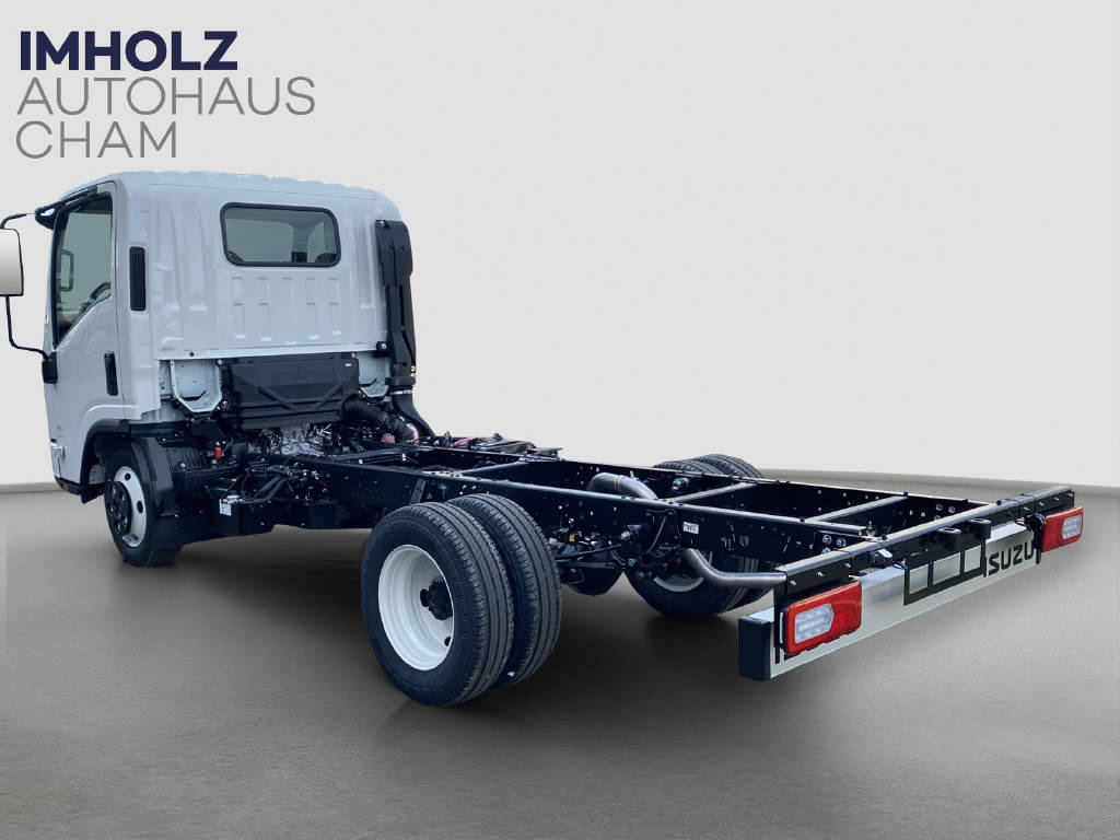 imho8269_2899607 vehicle image