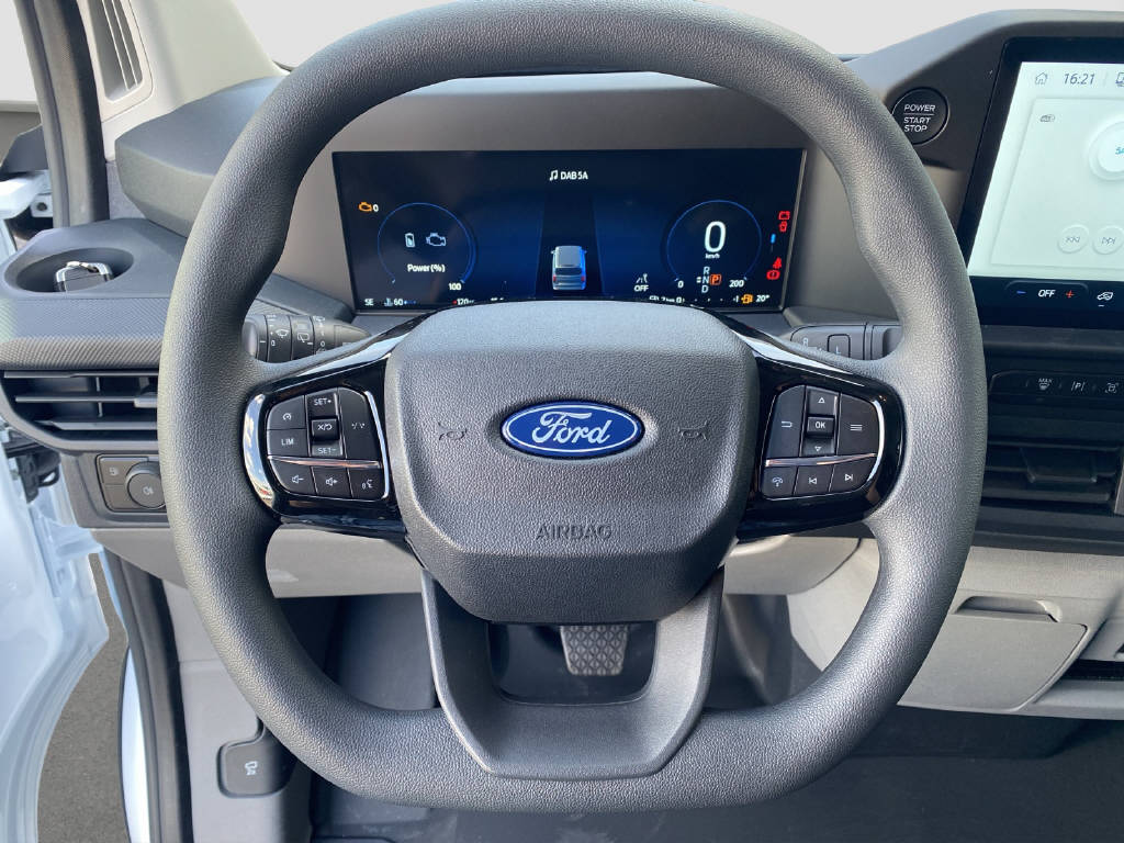 imho8269_2899609 vehicle image