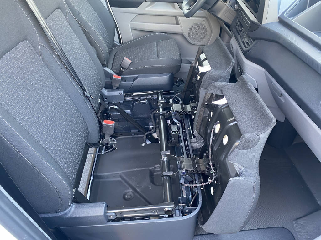 imho8269_2899609 vehicle image