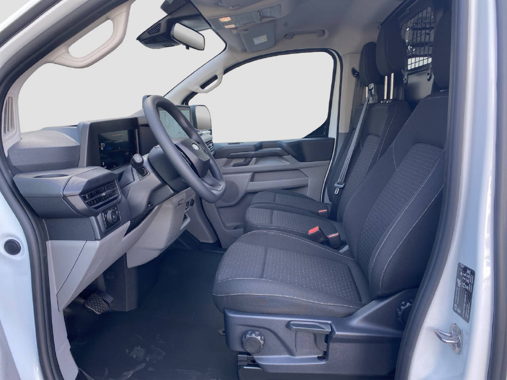 imho8269_2899609 vehicle image