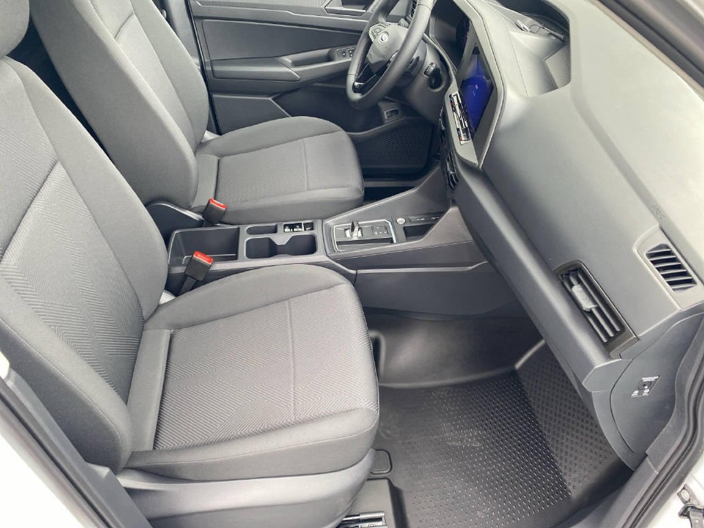 imho8269_2899610 vehicle image