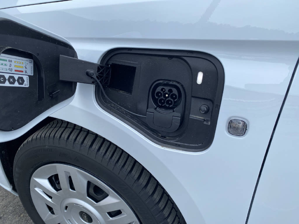 imho8269_2899611 vehicle image