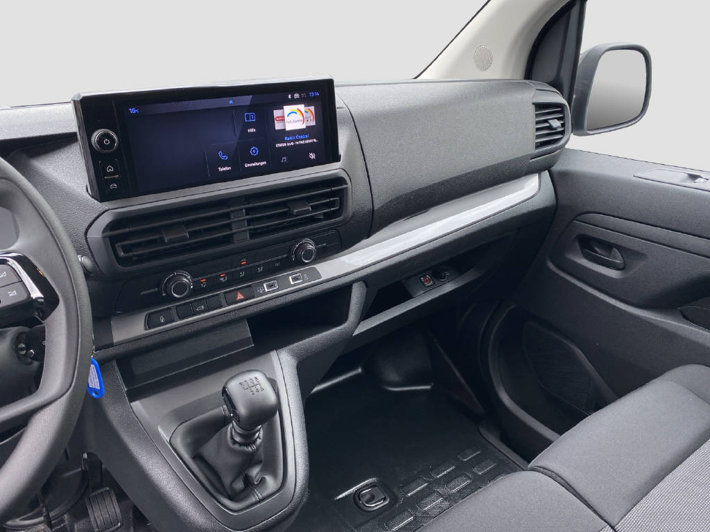 imho8269_2898860 vehicle image