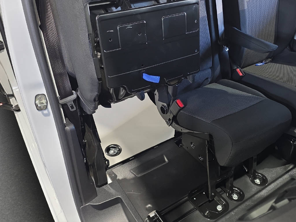 imho8269_2899613 vehicle image