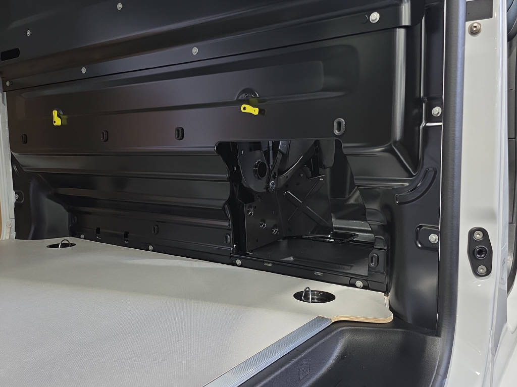 imho8269_2899613 vehicle image