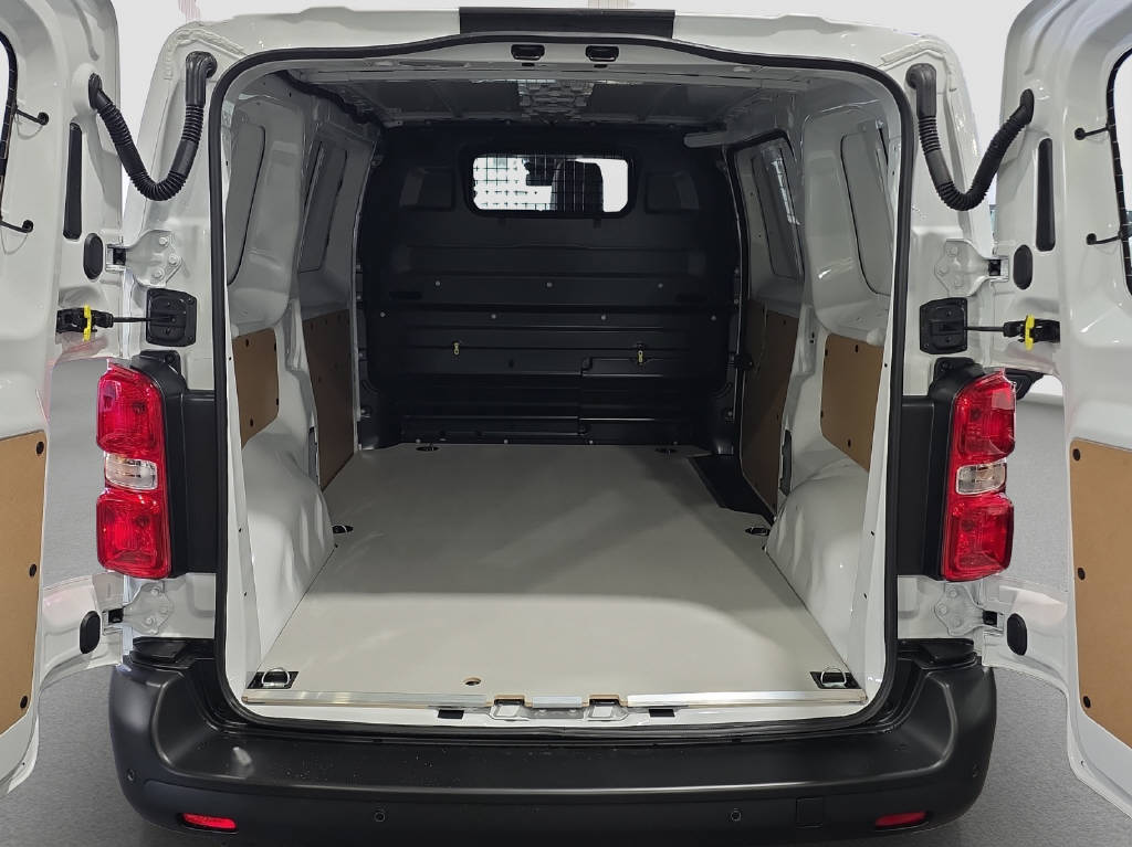 imho8269_2899613 vehicle image