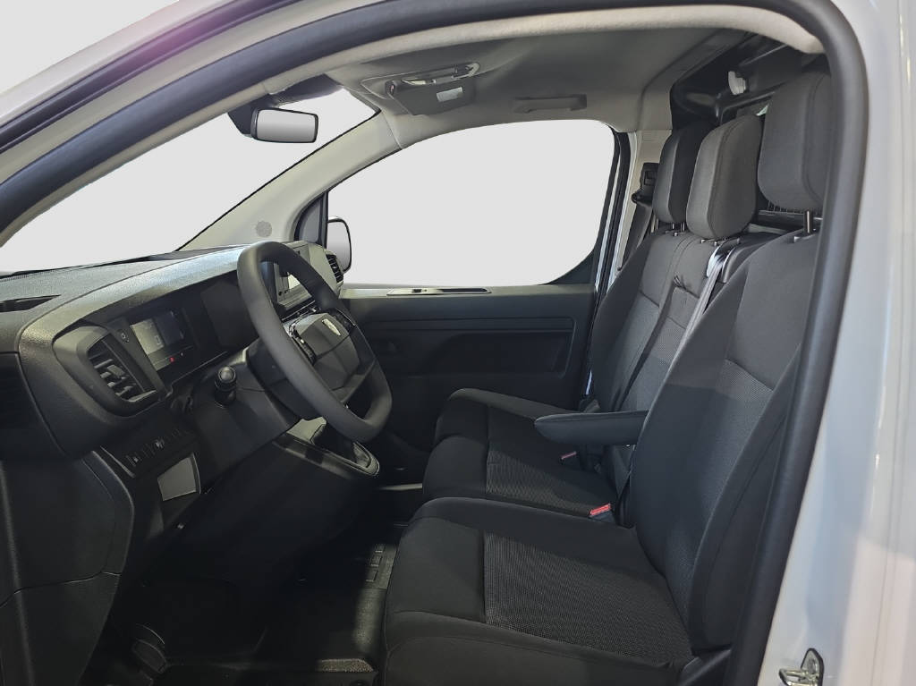 imho8269_2898862 vehicle image