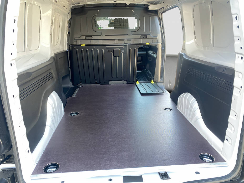 imho8269_2899615 vehicle image