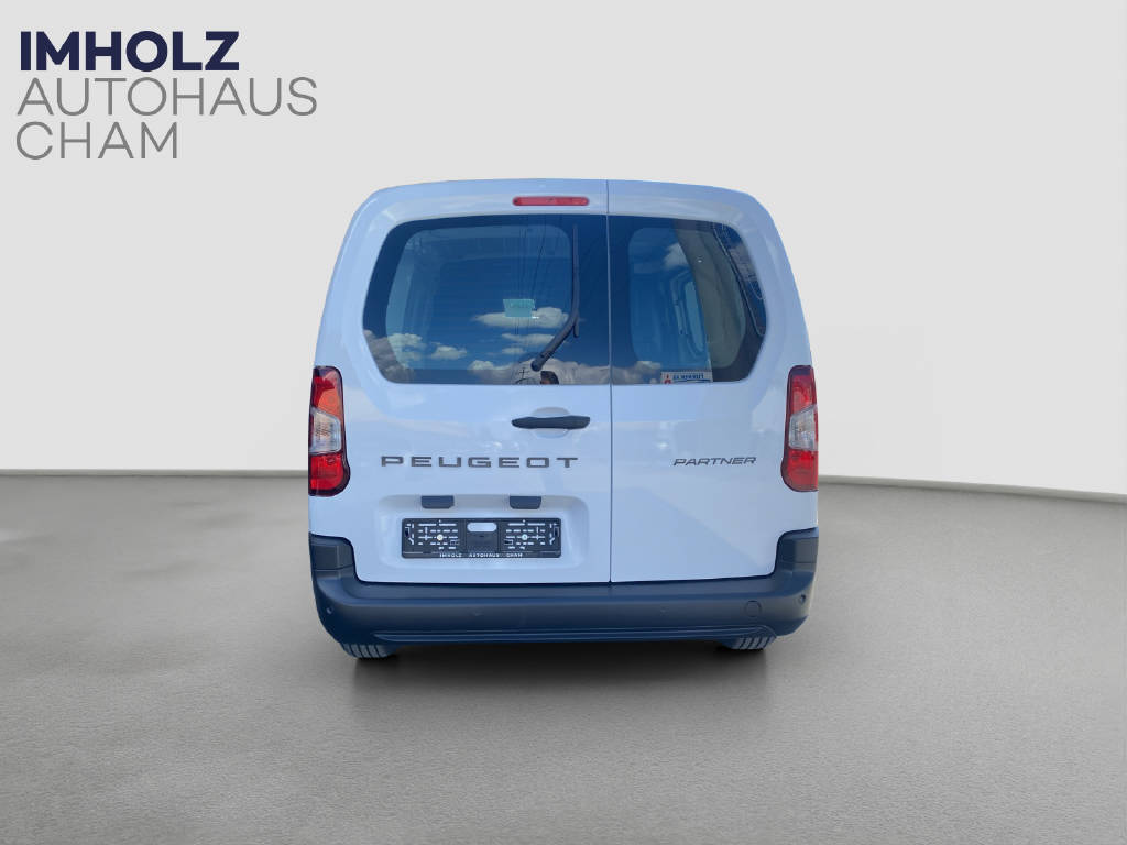 imho8269_2899615 vehicle image