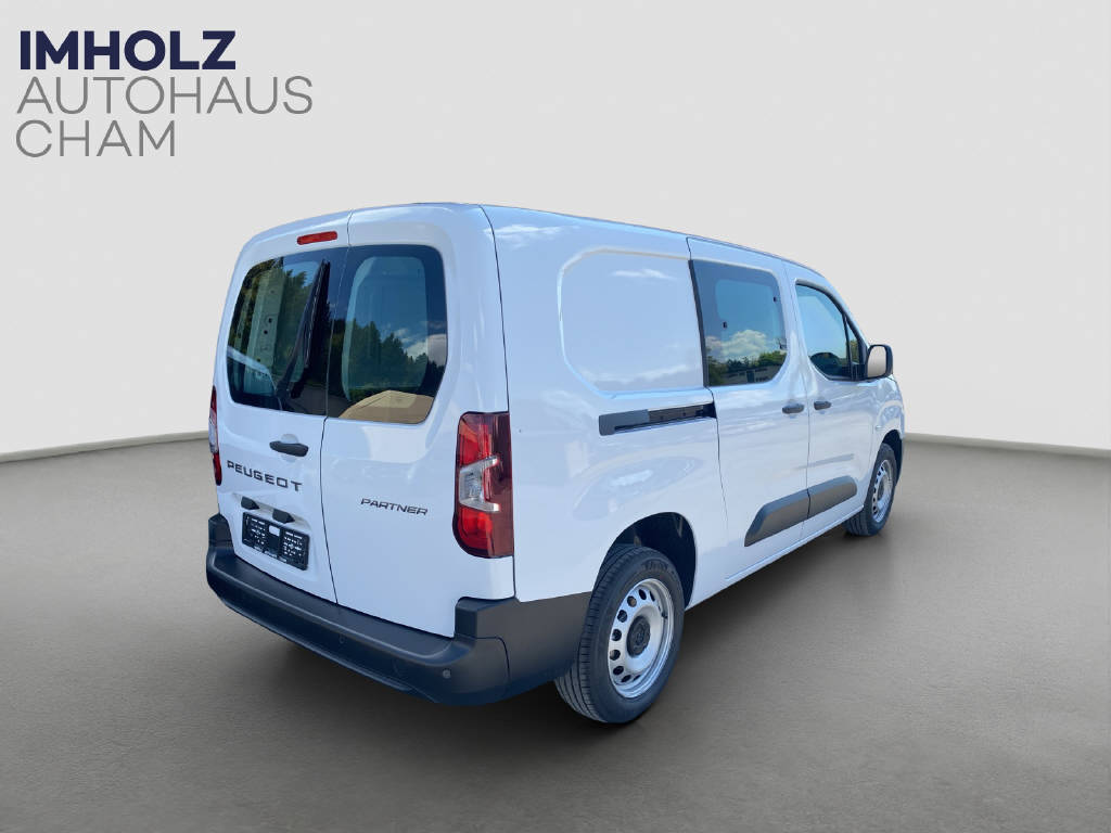 imho8269_2899615 vehicle image