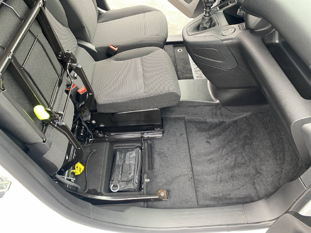 imho8269_2898864 vehicle image