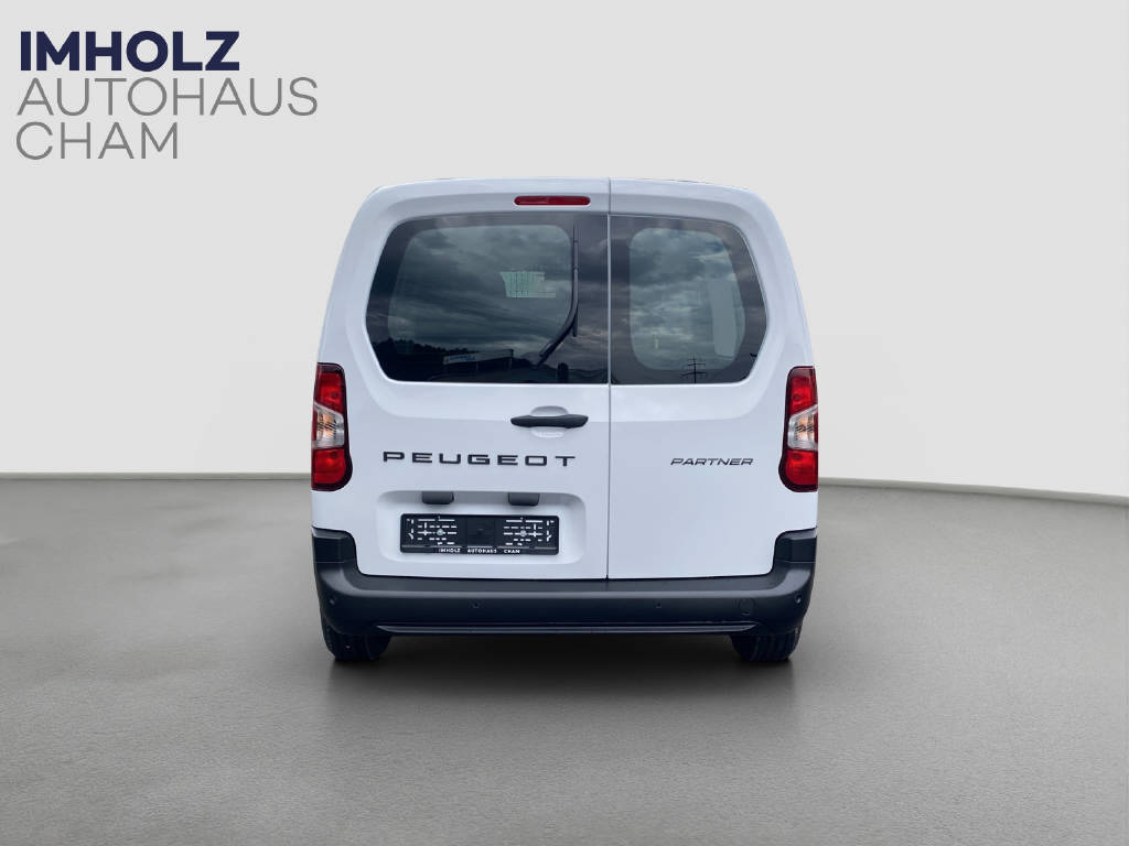 imho8269_2898864 vehicle image