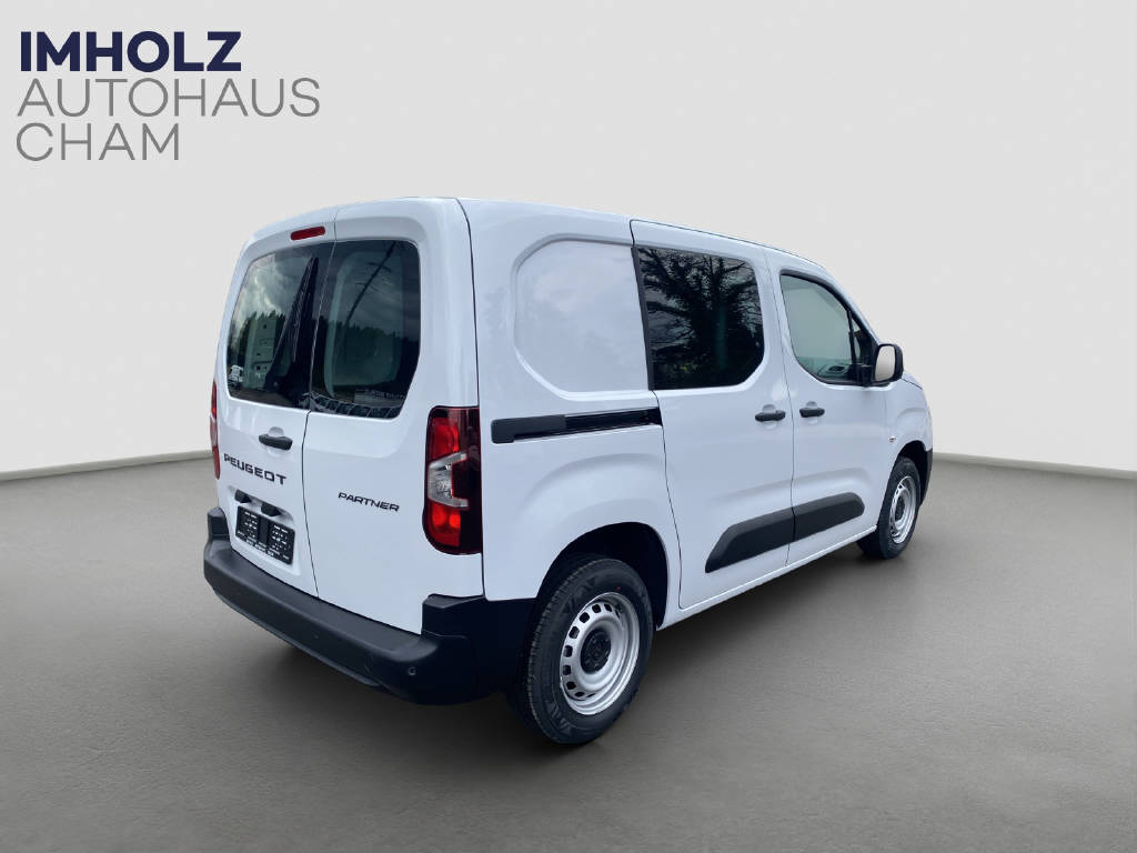 imho8269_2898864 vehicle image