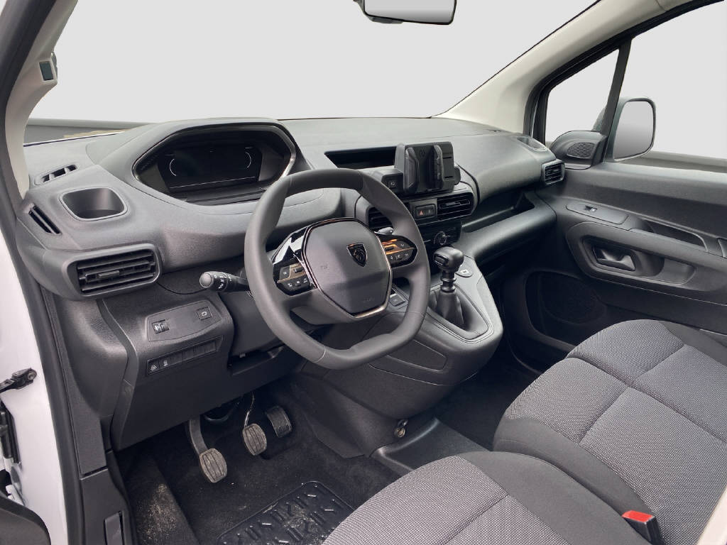 imho8269_2898864 vehicle image