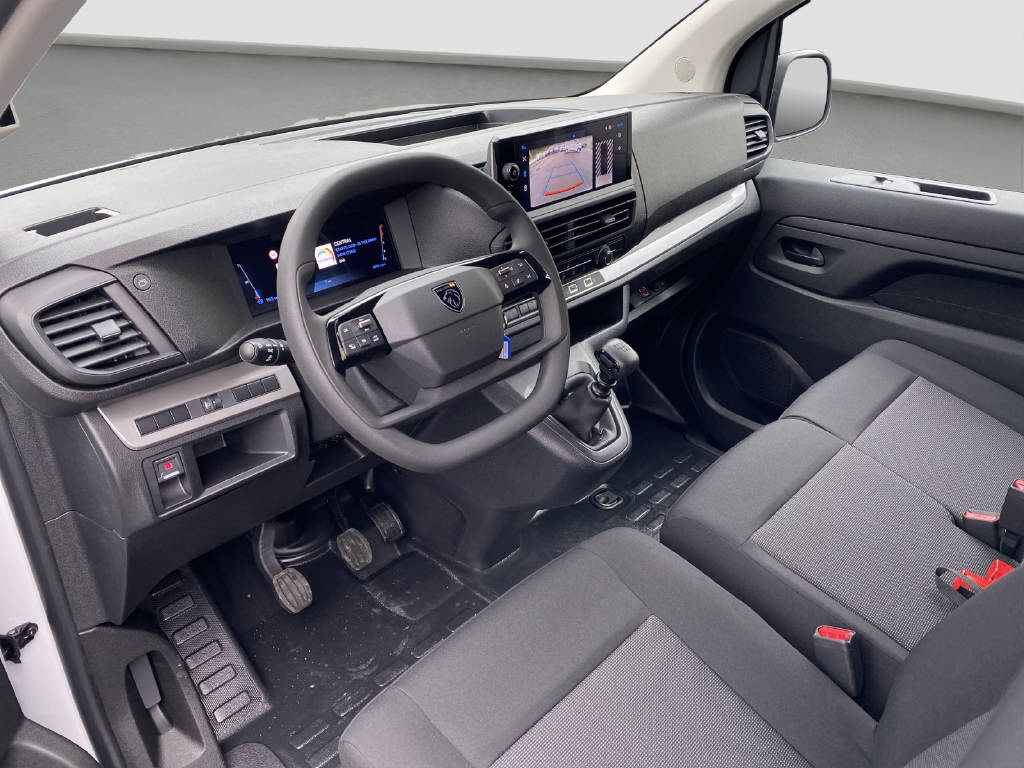 imho8269_2899617 vehicle image