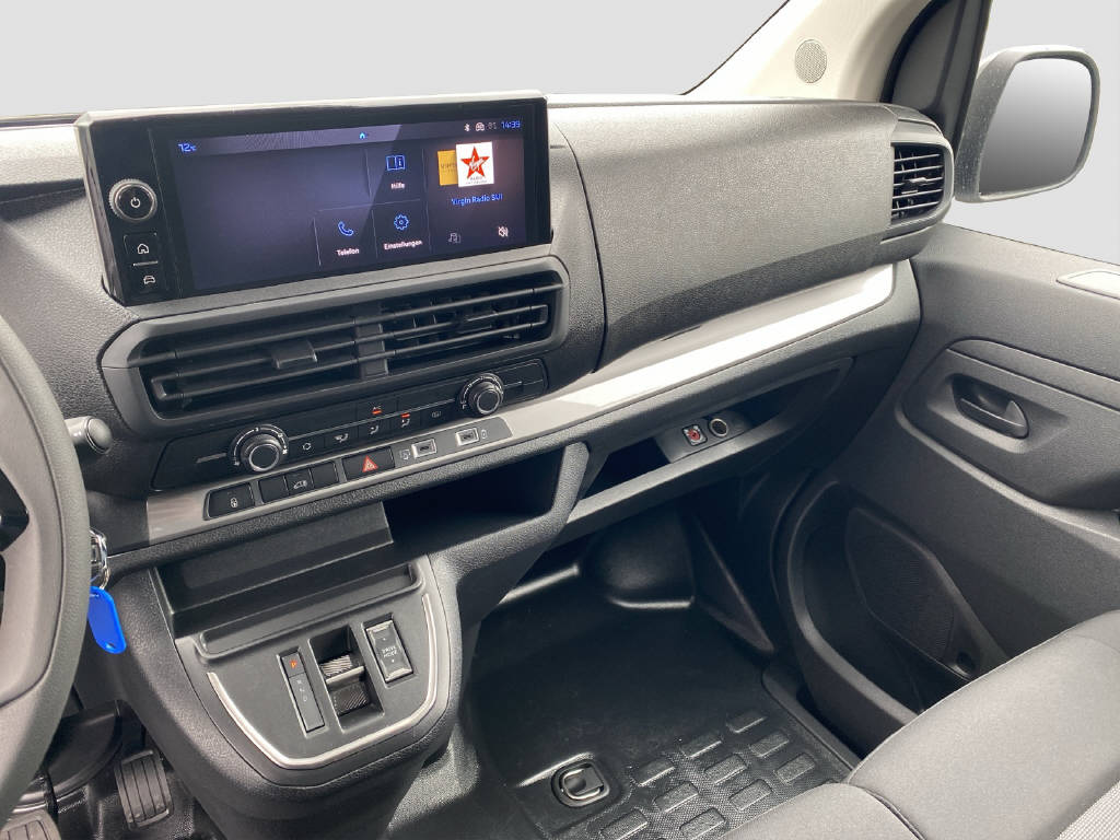 imho8269_2899618 vehicle image