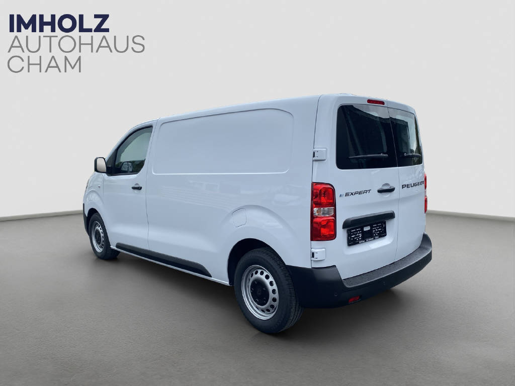 imho8269_2899618 vehicle image