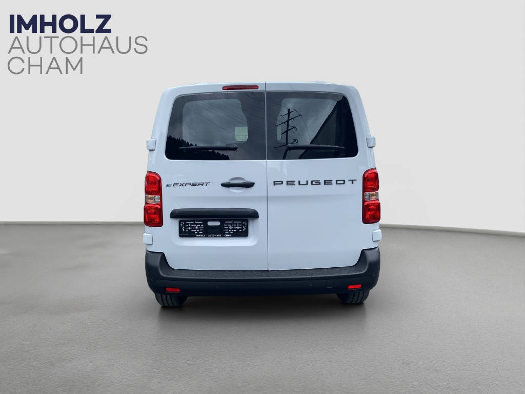 imho8269_2899618 vehicle image