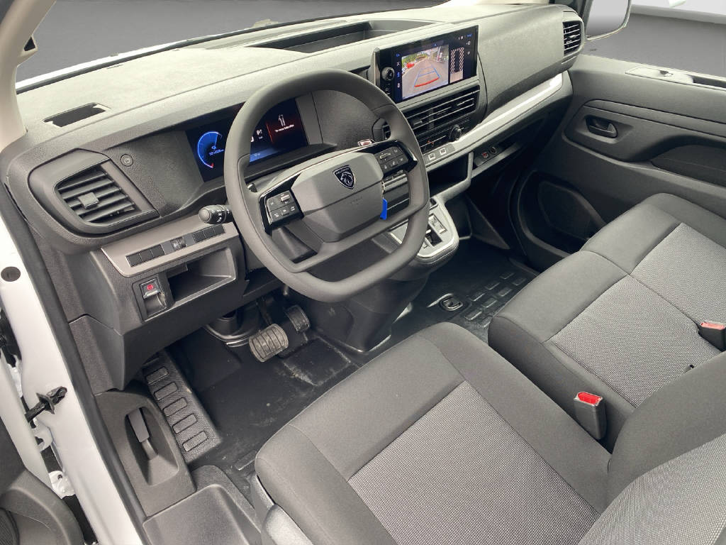 imho8269_2899618 vehicle image