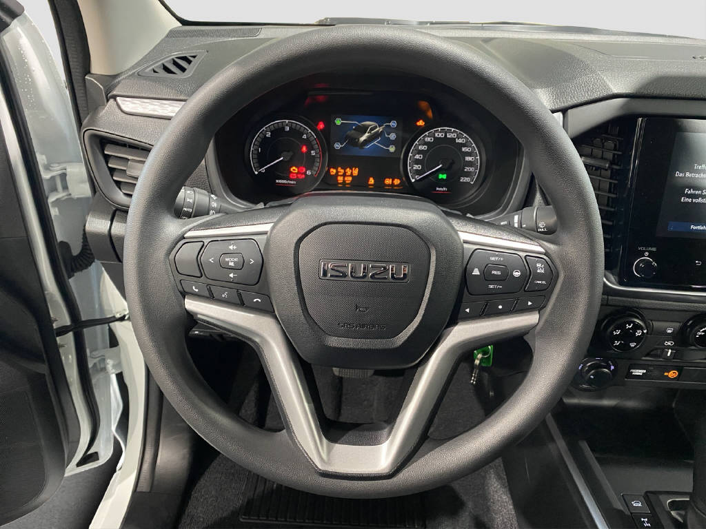 imho8269_2898867 vehicle image