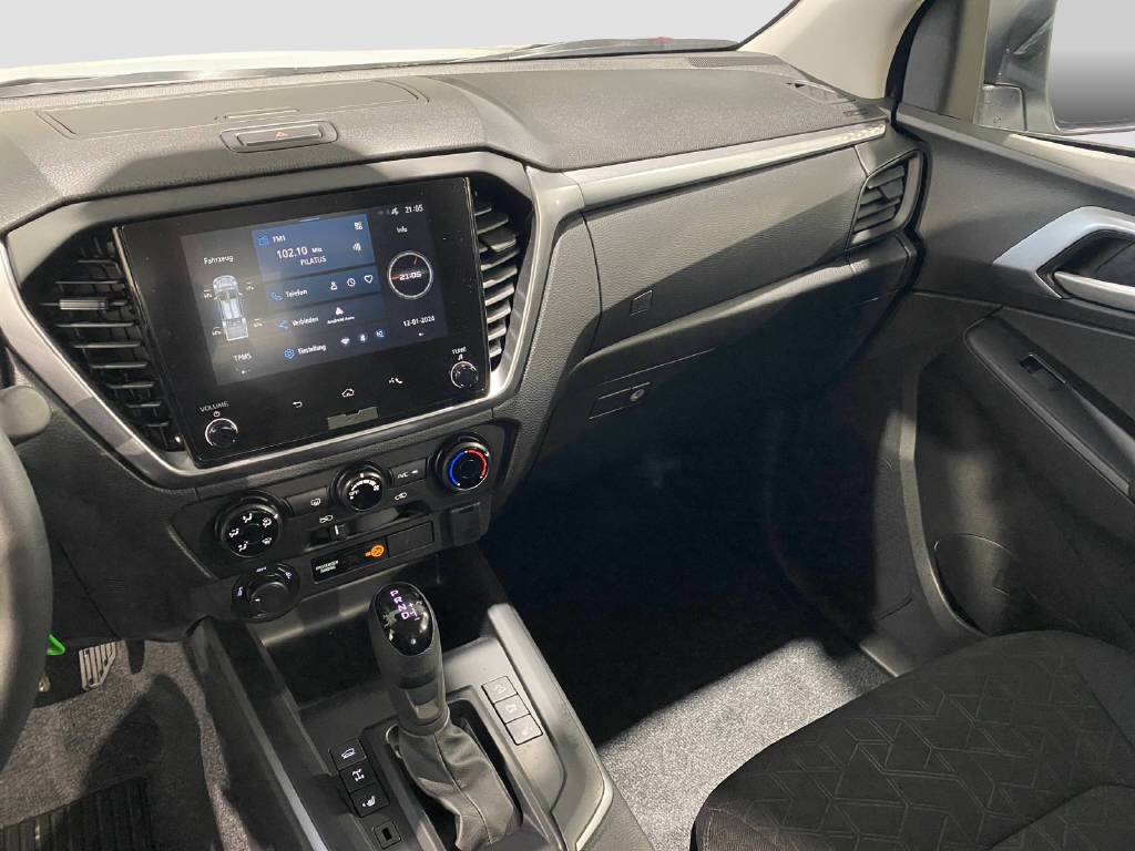 imho8269_2898867 vehicle image