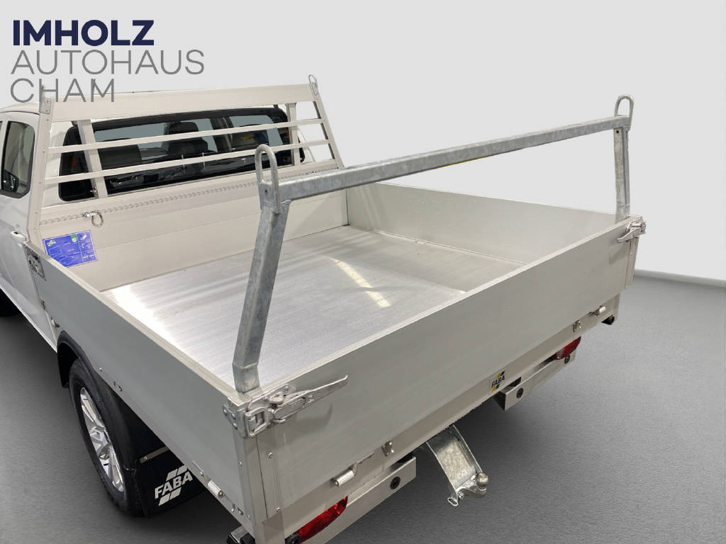 imho8269_2898867 vehicle image