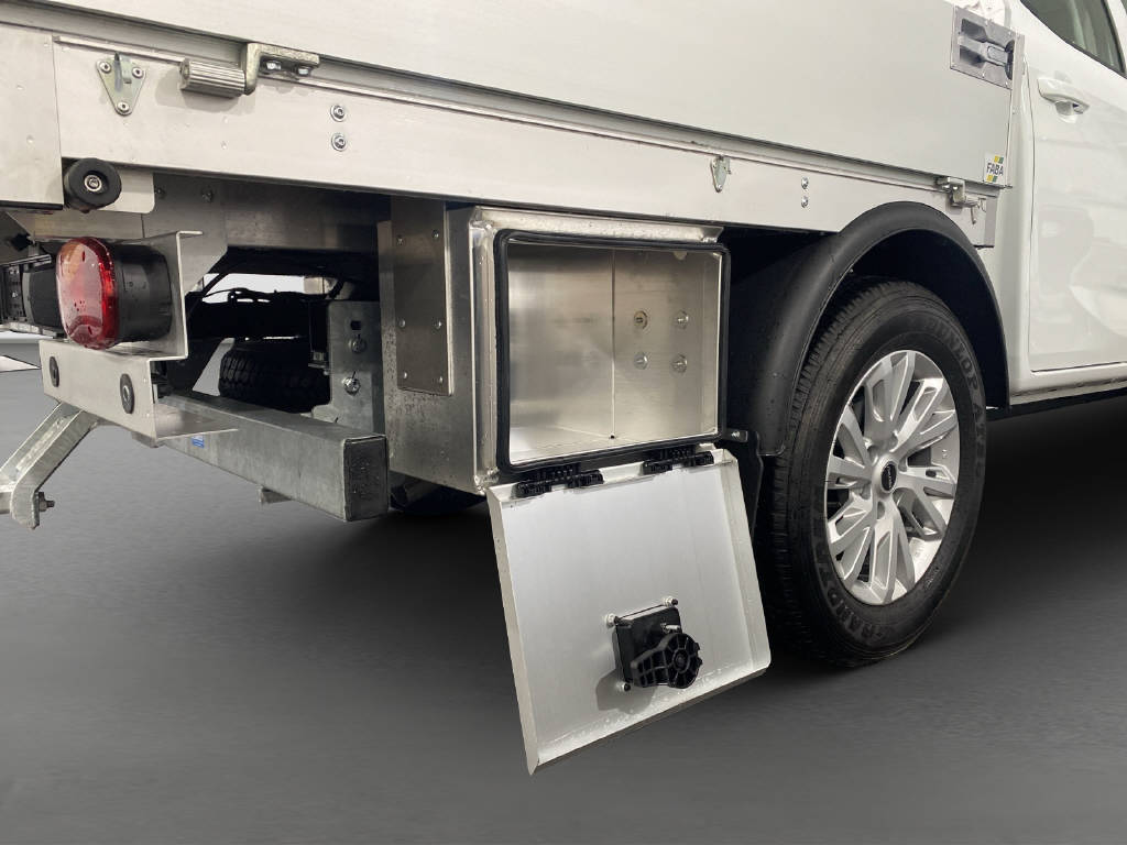 imho8269_2898868 vehicle image