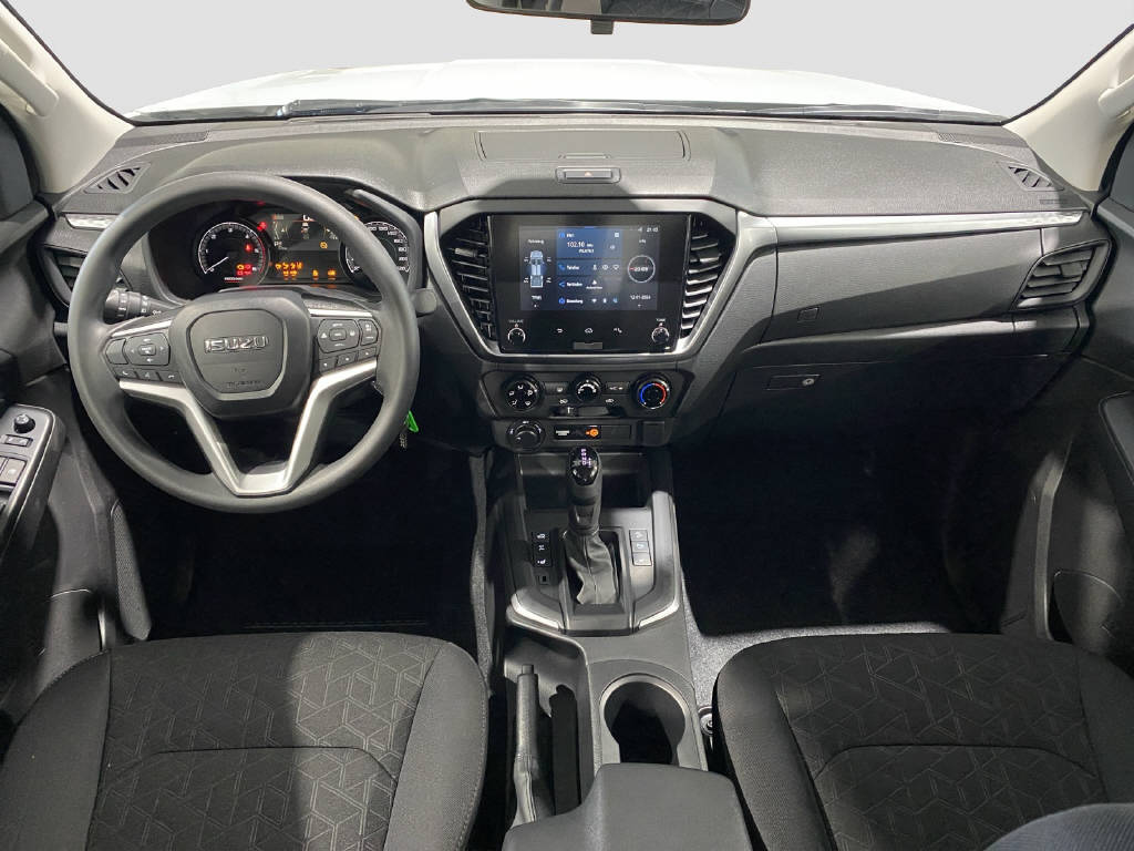 imho8269_2898868 vehicle image