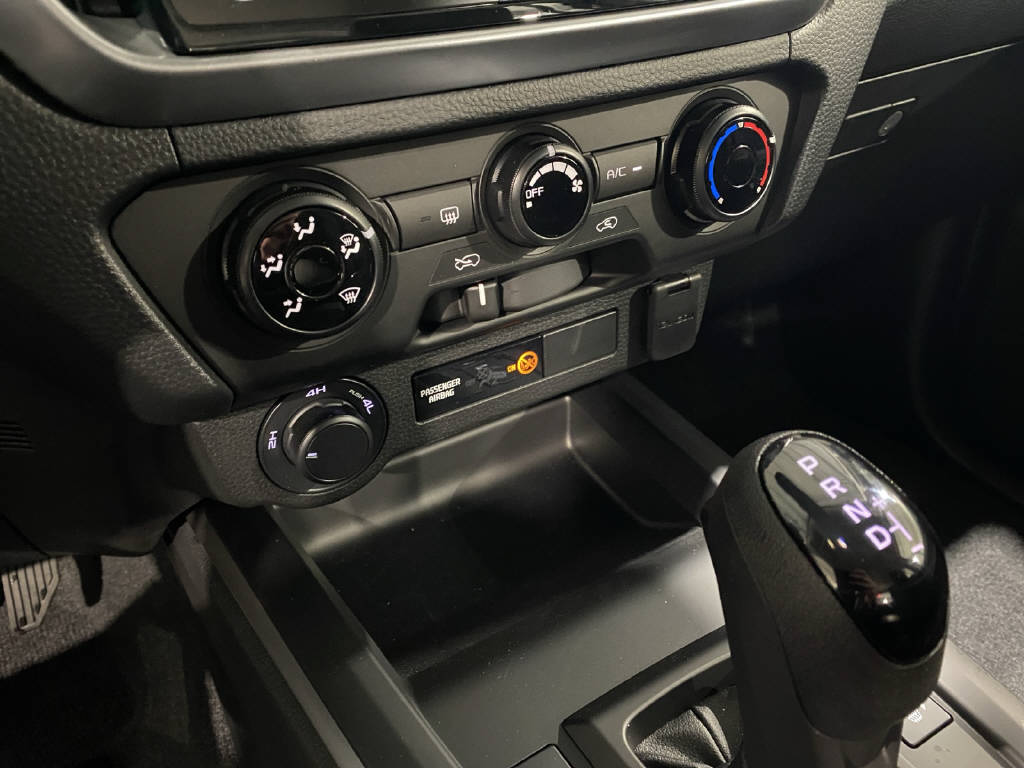 imho8269_2898868 vehicle image