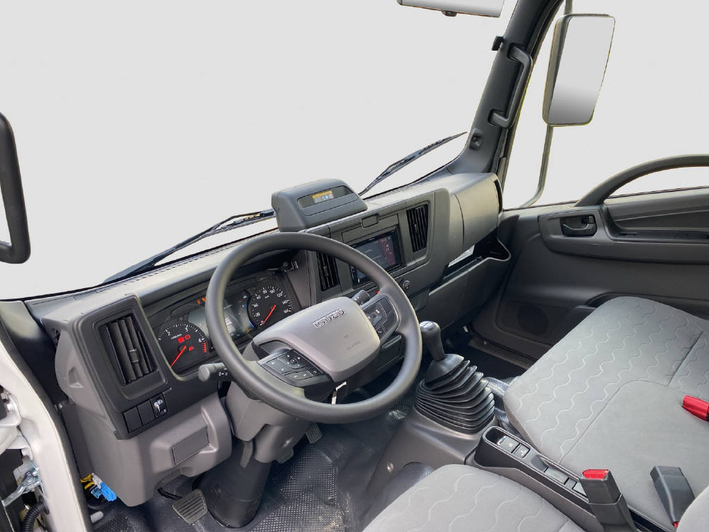 imho8269_2898876 vehicle image